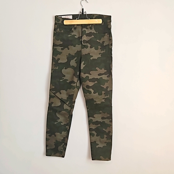 High rise ankle camo jeans - Picture 1 of 10